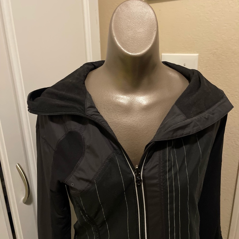 Lululemon jacket - Picture 2 of 4